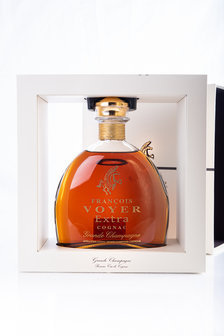 Voyer Fran&ccedil;ois extra engraved carafe 42%